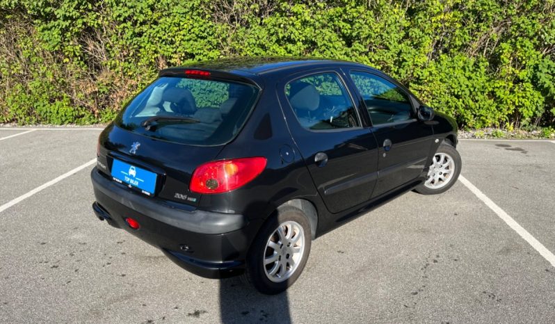 
								Peugeot 206 full									