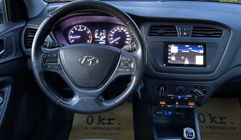 
								Hyundai i20 full									