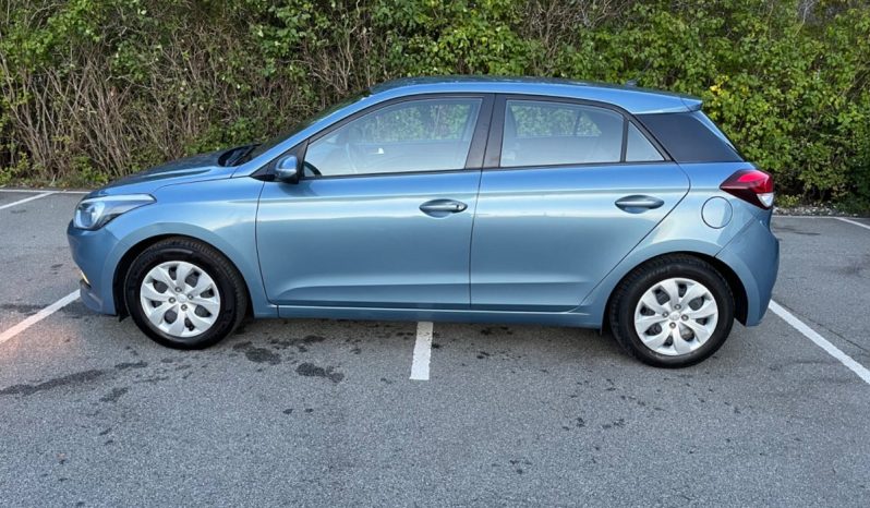 
								Hyundai i20 full									