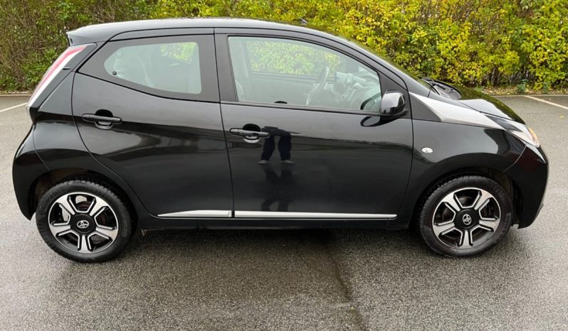 
								Toyota Aygo full									