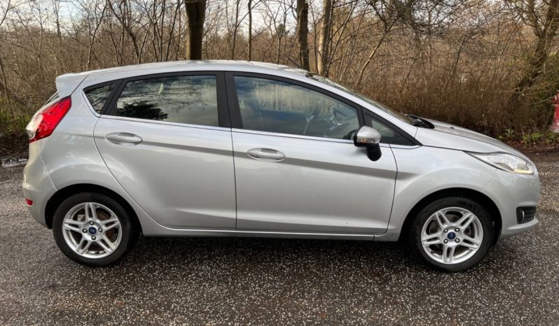 
								Ford Fiesta full									