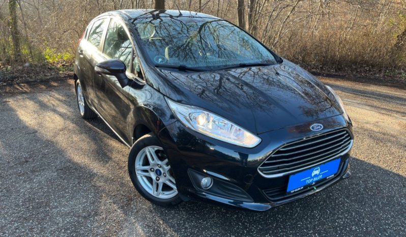 
								Ford Fiesta Titanium full									