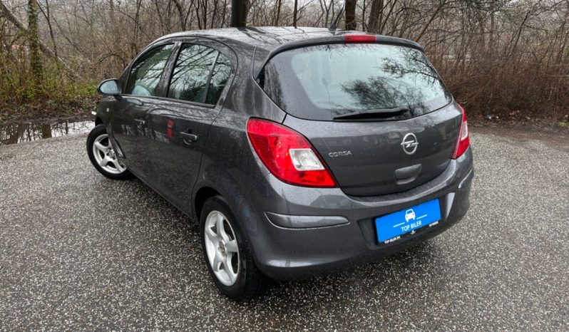 
								Opel Corsa 1,2 16V Cosmo aut. 5d full									