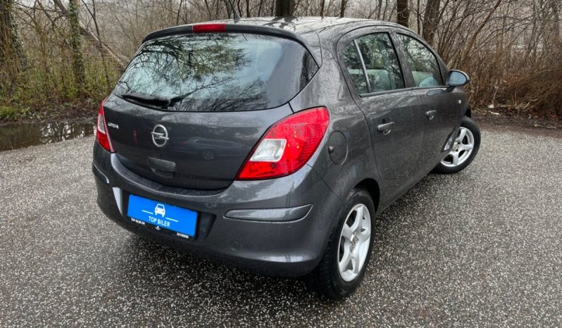 
								Opel Corsa 1,2 16V Cosmo aut. 5d full									