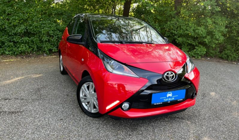 
								Toyota Aygo 1,0 VVT-i x-press 5d full									