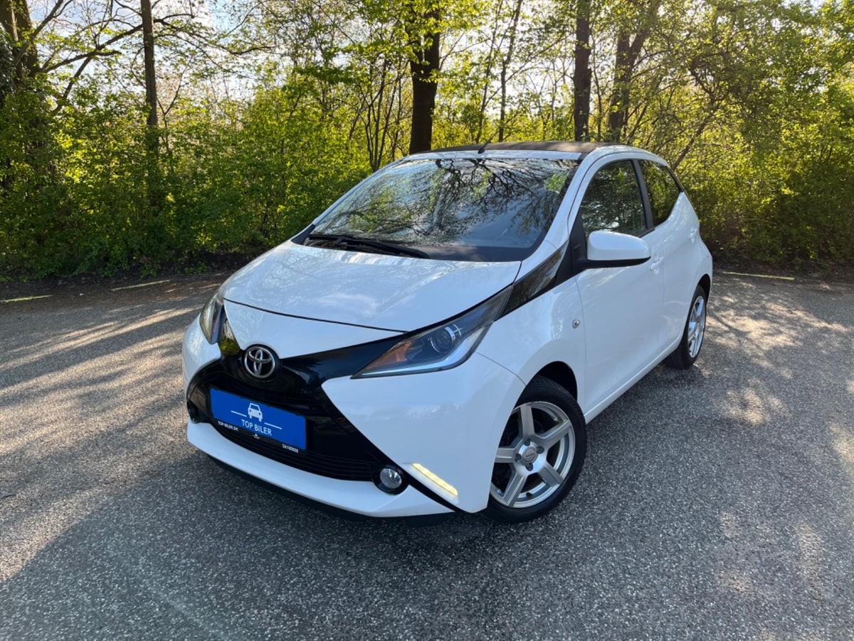 Toyota Aygo 1,0 VVT-i x-wave Sky 5d