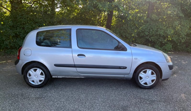 
								Renault Clio II 1,2 Authentique Comfort 3d full									