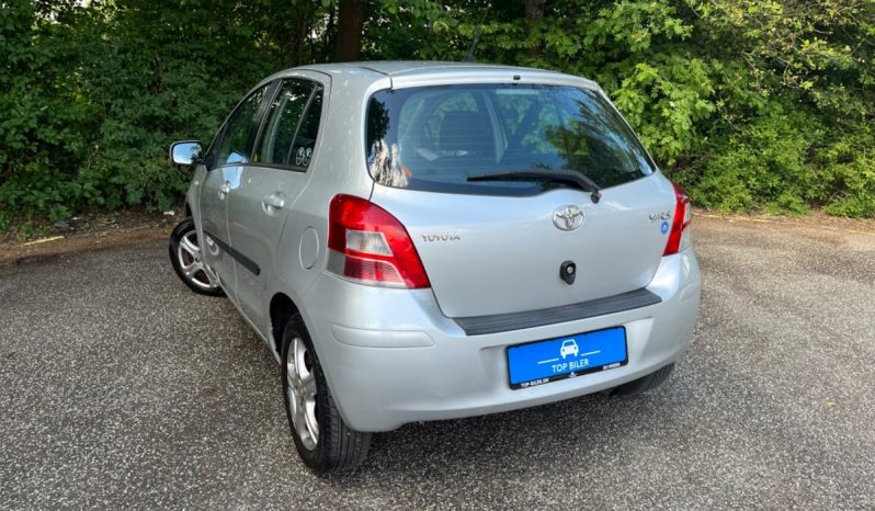 
								Toyota Yaris 1,3 VVT-i T2 Touch MDS 5d full									