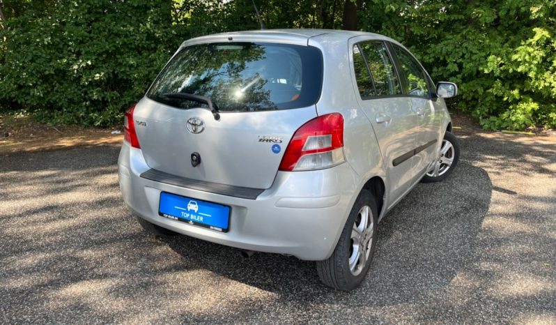 
								Toyota Yaris 1,3 VVT-i T2 Touch MDS 5d full									