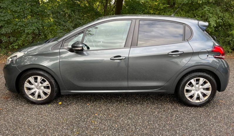 
								Peugeot 208 1,6 BlueHDi 100 Desire 5d full									