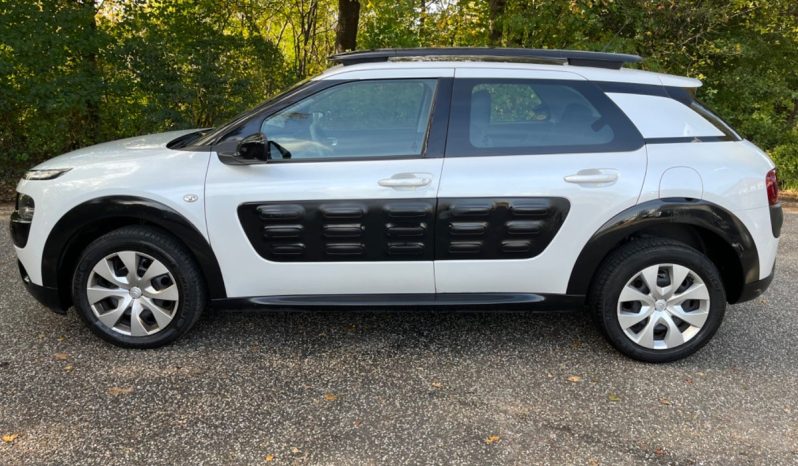 
								Citroën C4 Cactus 1,2 PureTech 82 Shine ETG 5d full									