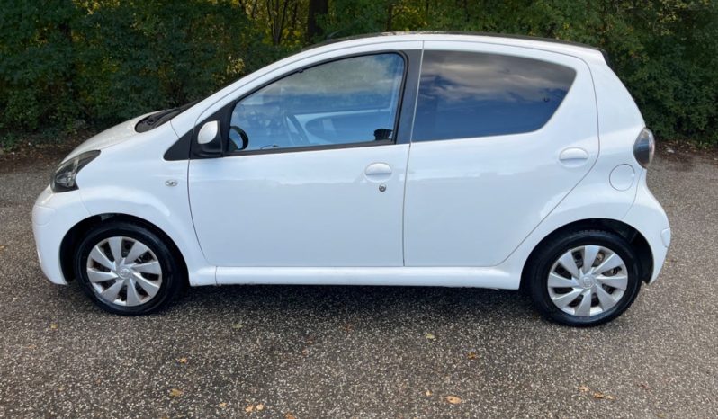 
								Toyota Aygo 1,0 VVT-i T2 Air 5d full									