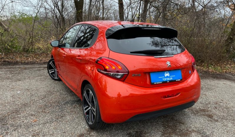 
								Peugeot 208 1,2 PureTech 82 Style 5d full									