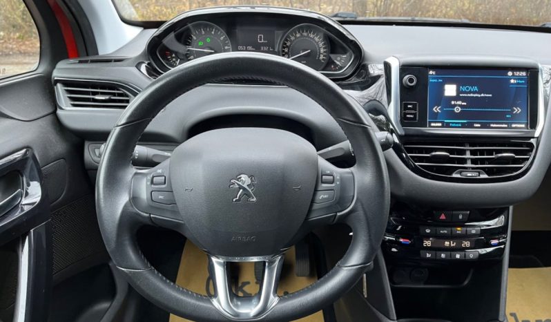 
								Peugeot 208 1,2 PureTech 82 Style 5d full									