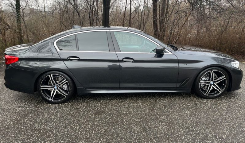 
								BMW 520d 2,0 Touring M-Sport aut. 5d full									