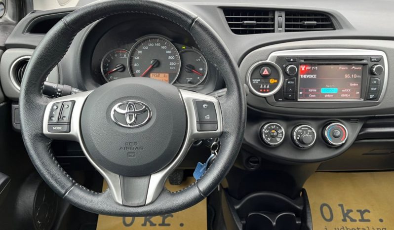 
								Toyota Yaris 1,0 VVT-i T2 Touch 5d full									