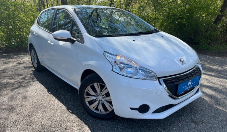 
								Peugeot 208 1,2 VTi Allure 5d full									