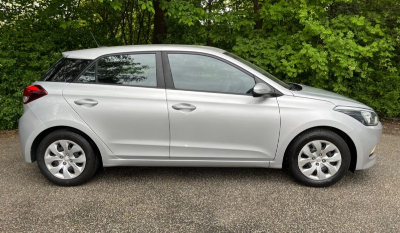 
								Hyundai i20 1,25 Elegance 5d full									