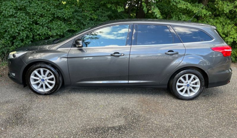 
								Ford Focus 1,0 SCTi 125 Titanium stc. 5d full									