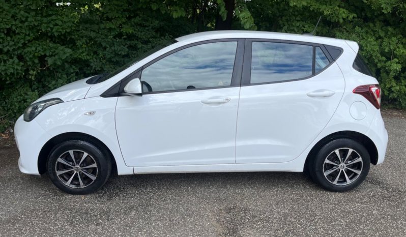 
								Hyundai i10 1,0 Premium 5d full									