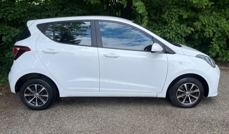 
								Hyundai i10 1,0 Premium 5d full									