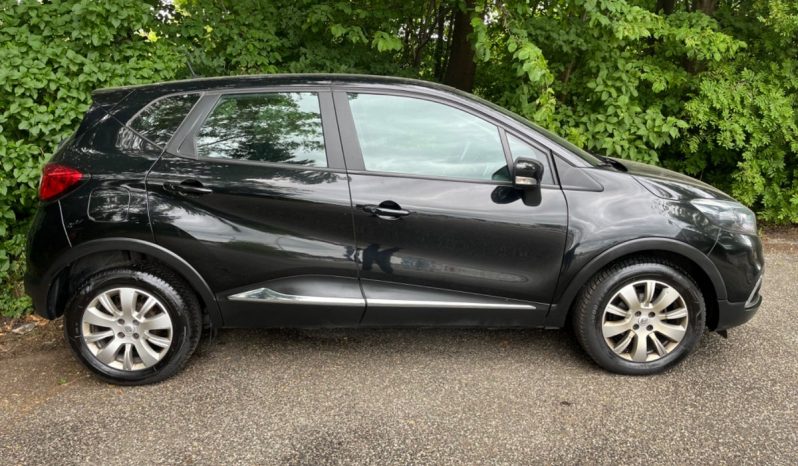 
								Renault Captur 0,9 TCe 90 Authentique 5d full									