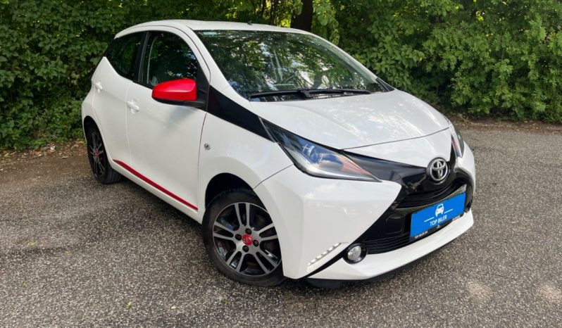 
								Toyota Aygo 1,0 VVT-i x-press x-shift 5d full									