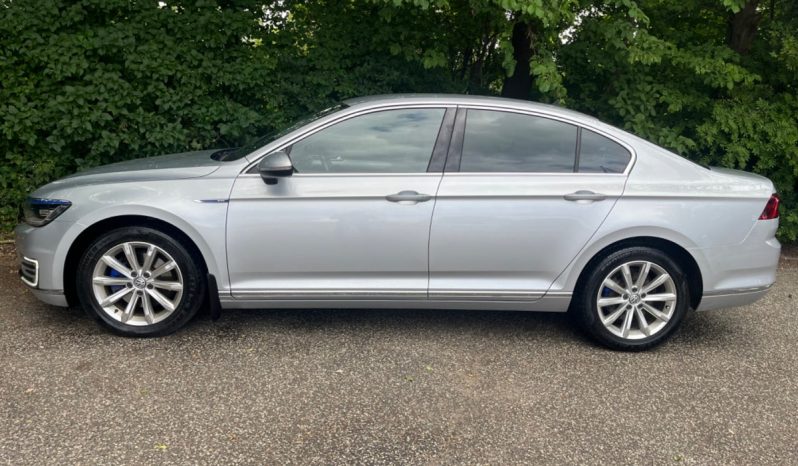 
								VW Passat 1,4 GTE DSG 4d full									