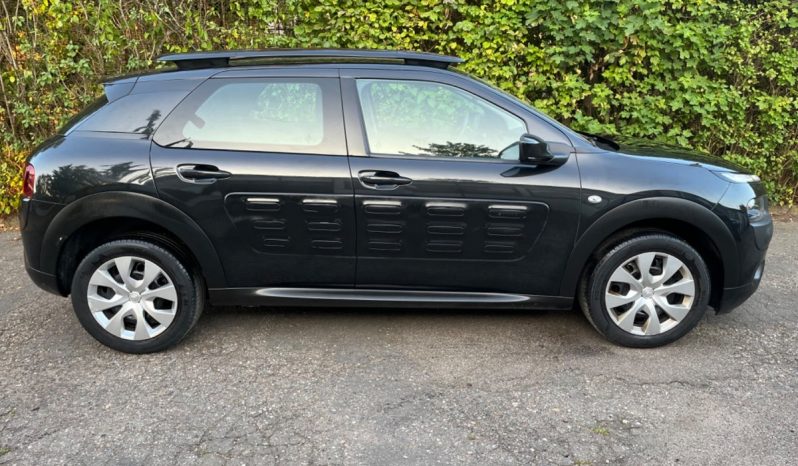 
								Citroën C4 Cactus 1,2 PureTech 82 Shine ETG 5d full									