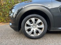 
										Citroën C4 Cactus 1,2 PureTech 82 Shine ETG 5d full									