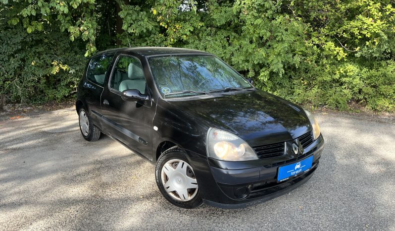 
								Renault Clio II 1,2 8V Family Authentique 3d full									