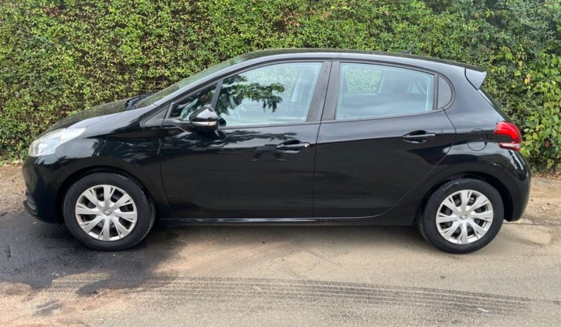 
								Peugeot 208 1,2 VTi 82 Allure 5d full									