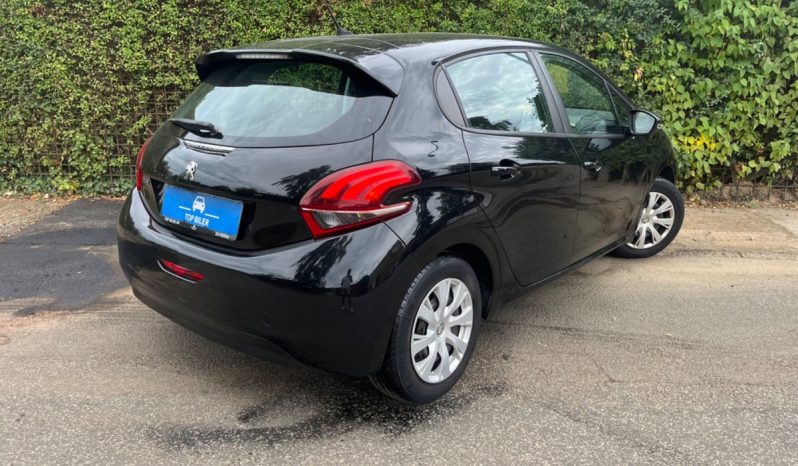 
								Peugeot 208 1,2 VTi 82 Allure 5d full									