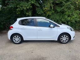 
										Peugeot 208 1,2 VTi 82 Allure 5d full									