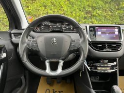 
										Peugeot 208 1,2 VTi 82 Allure Sky 5d full									