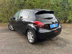 
										Peugeot 208 1,2 VTi 82 Allure Sky 5d full									