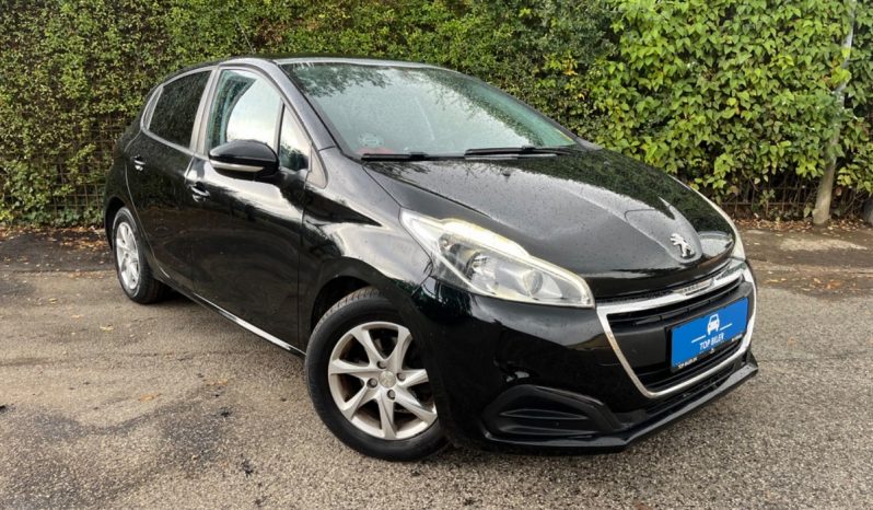 
								Peugeot 208 1,2 VTi 82 Allure Sky 5d full									