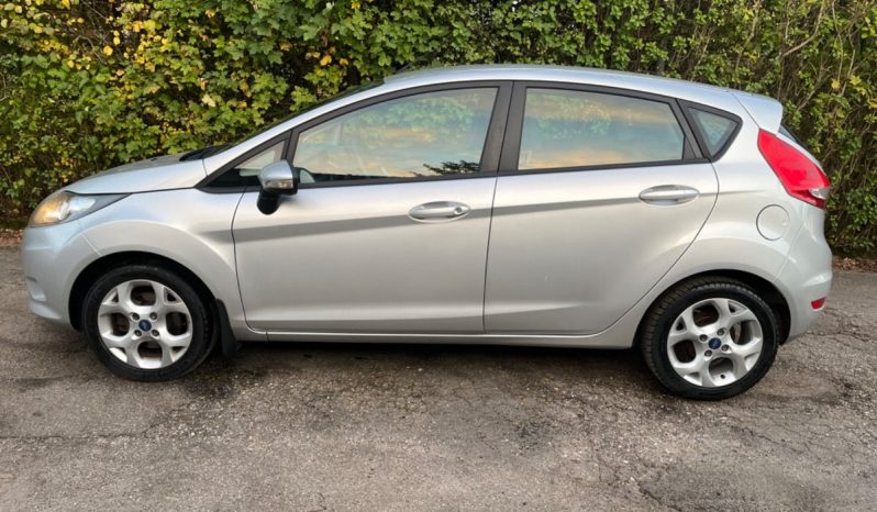 
								Ford Fiesta 1,25 60 Titanium 5d full									