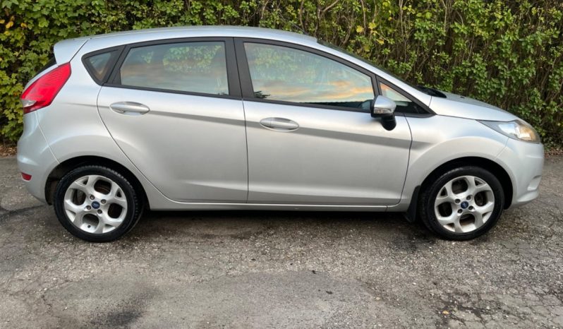 
								Ford Fiesta 1,25 60 Titanium 5d full									