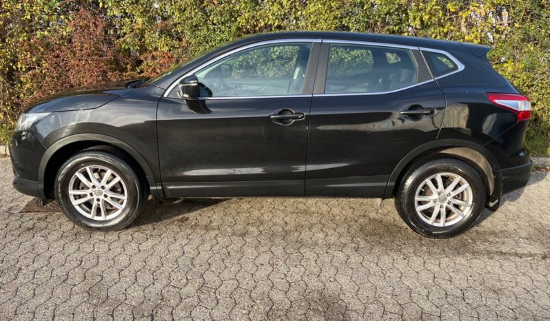 
								Nissan Qashqai 1,2 Dig-T 115 Tekna 5d full									