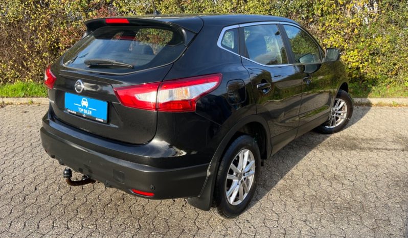 
								Nissan Qashqai 1,2 Dig-T 115 Tekna 5d full									