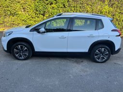 
										Peugeot 2008 1,2 e-THP 110 Allure EAT6 5d full									