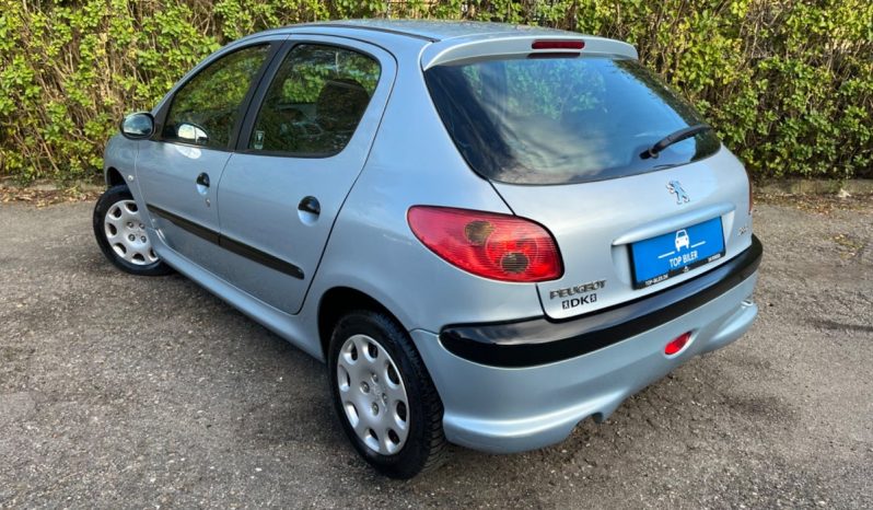 
								Peugeot 206 1,4 S-line 5d full									