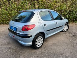 
										Peugeot 206 1,4 S-line 5d full									