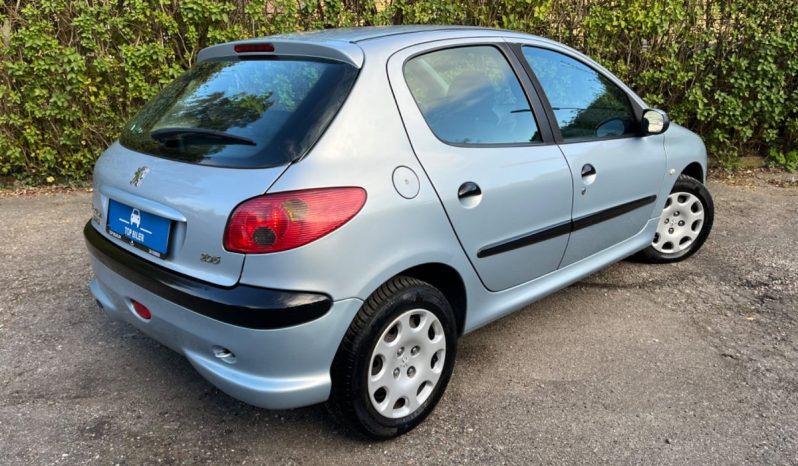 
								Peugeot 206 1,4 S-line 5d full									