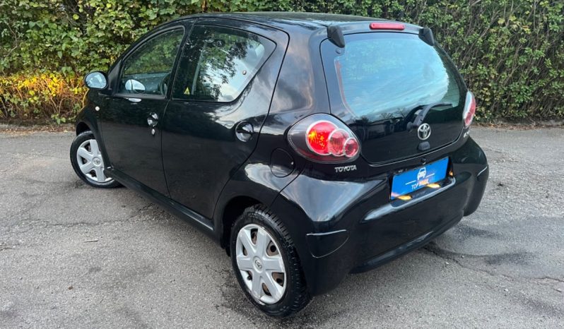 
								Toyota Aygo 1,0 Air+ 5d full									