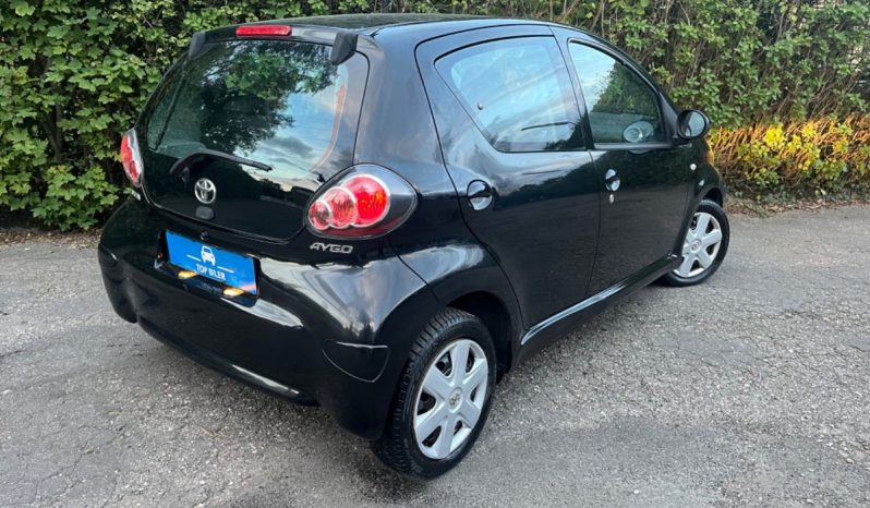 
								Toyota Aygo 1,0 Air+ 5d full									