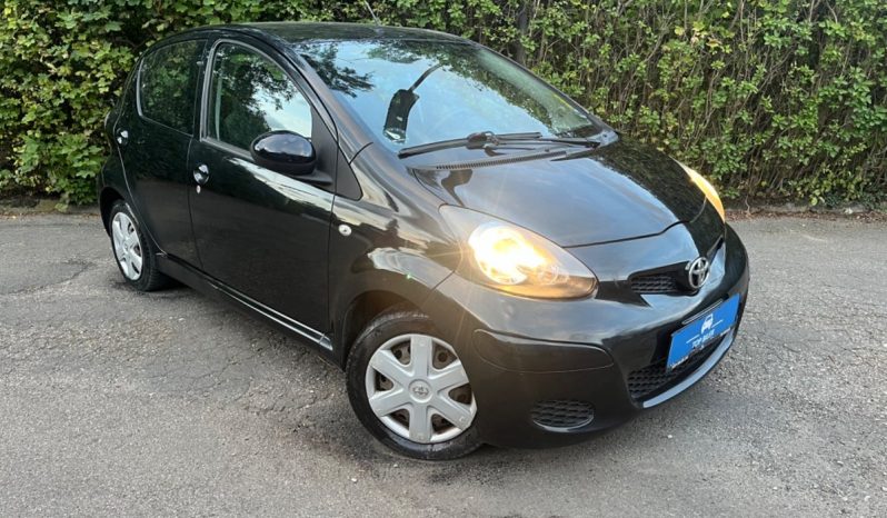 
								Toyota Aygo 1,0 Air+ 5d full									