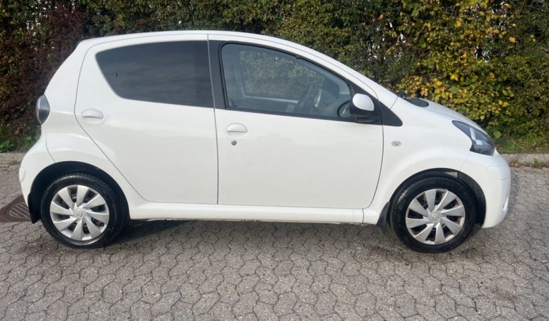 
								Toyota Aygo 1,0 VVT-i T2 Air 5d full									