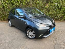 
										Toyota Aygo 1,0 VVT-i x-press 5d full									